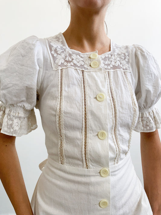 1970s White Cotton Prairie Dress with Lace and Puff Sleeves