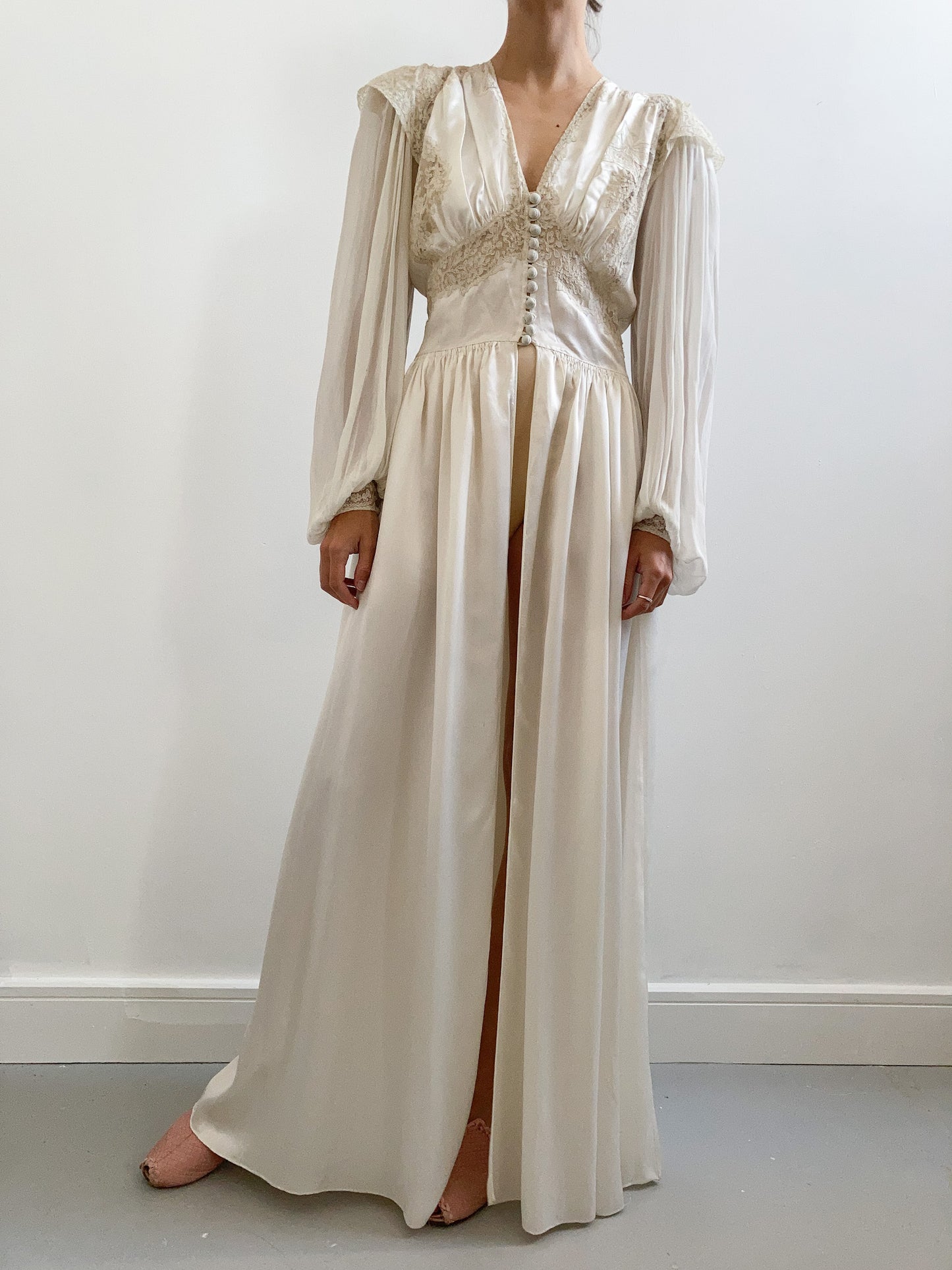 1930s Ivory Robe with Puff Sleeves and Alencon Lace