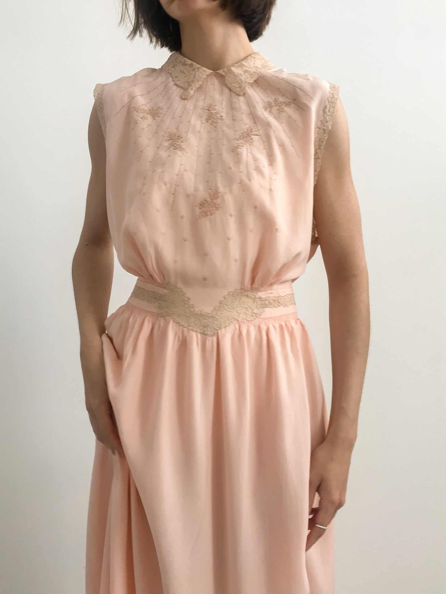 1930s Silk Crepe and Lace Collared Gown