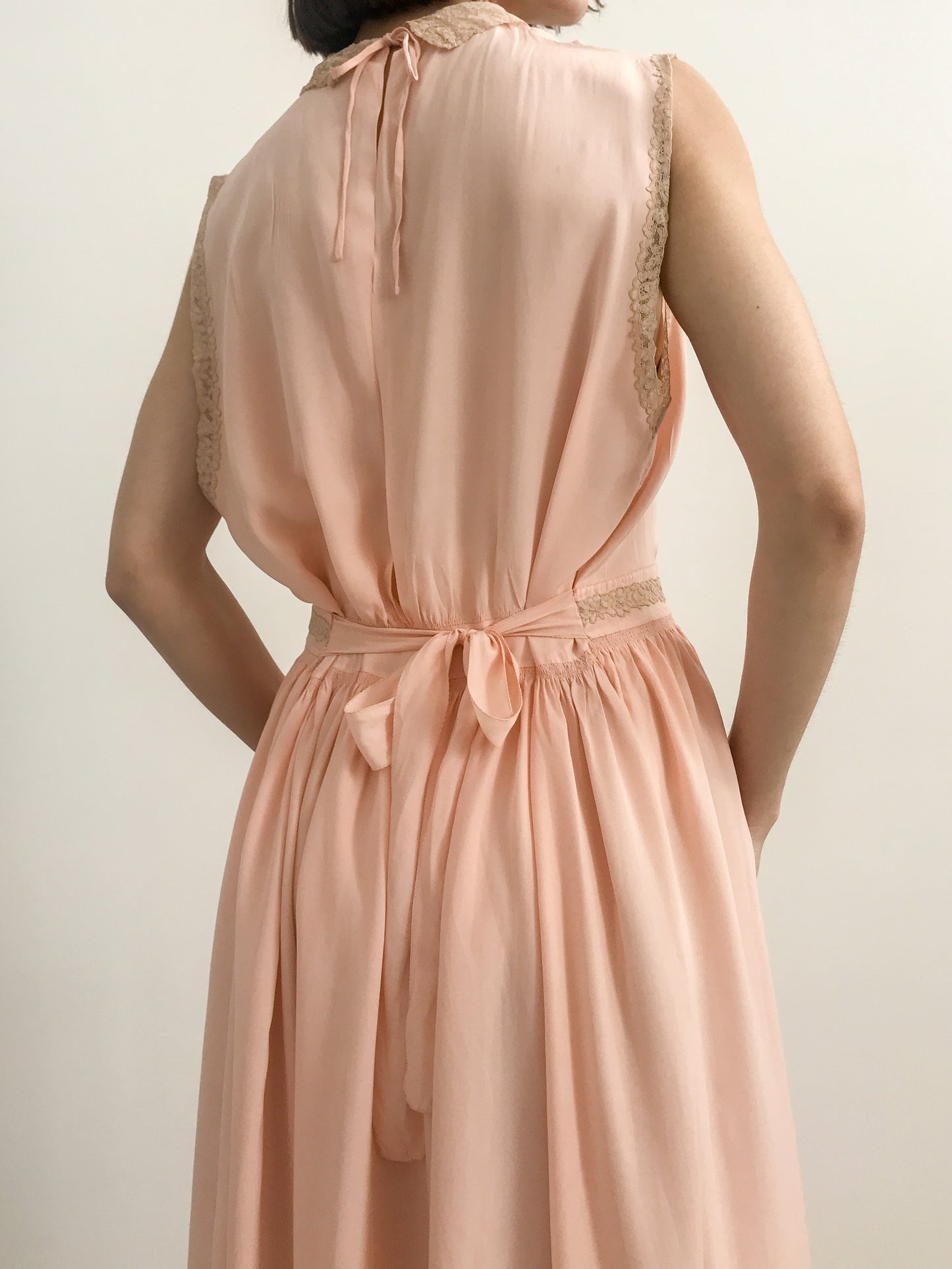 1930s Silk Crepe and Lace Collared Gown
